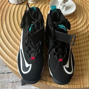 Nike Air Griffey Max 1 (size 7men)